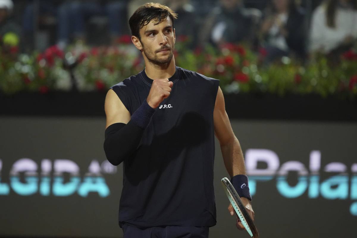 Internazionali Roma, Musetti da impazzire. Batte Zverev 7-6, 6-4