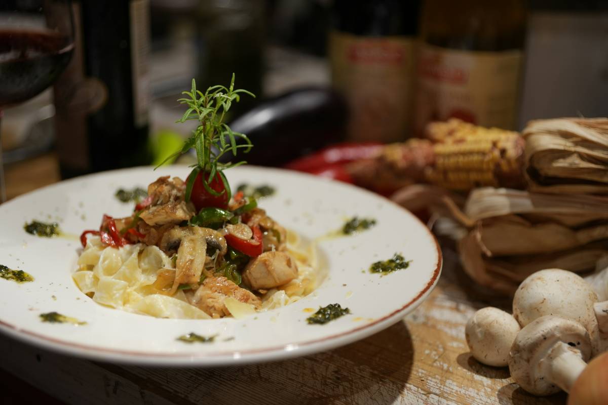 Un terzo della spesa è per mangiare fuori. Ristorazione asso dell’export made in Italy