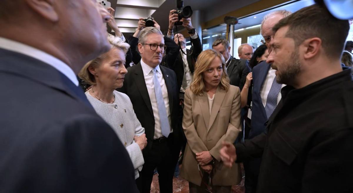 La missione di Meloni a Tirana e la foto con i "volenterosi" (ma senza Macron)