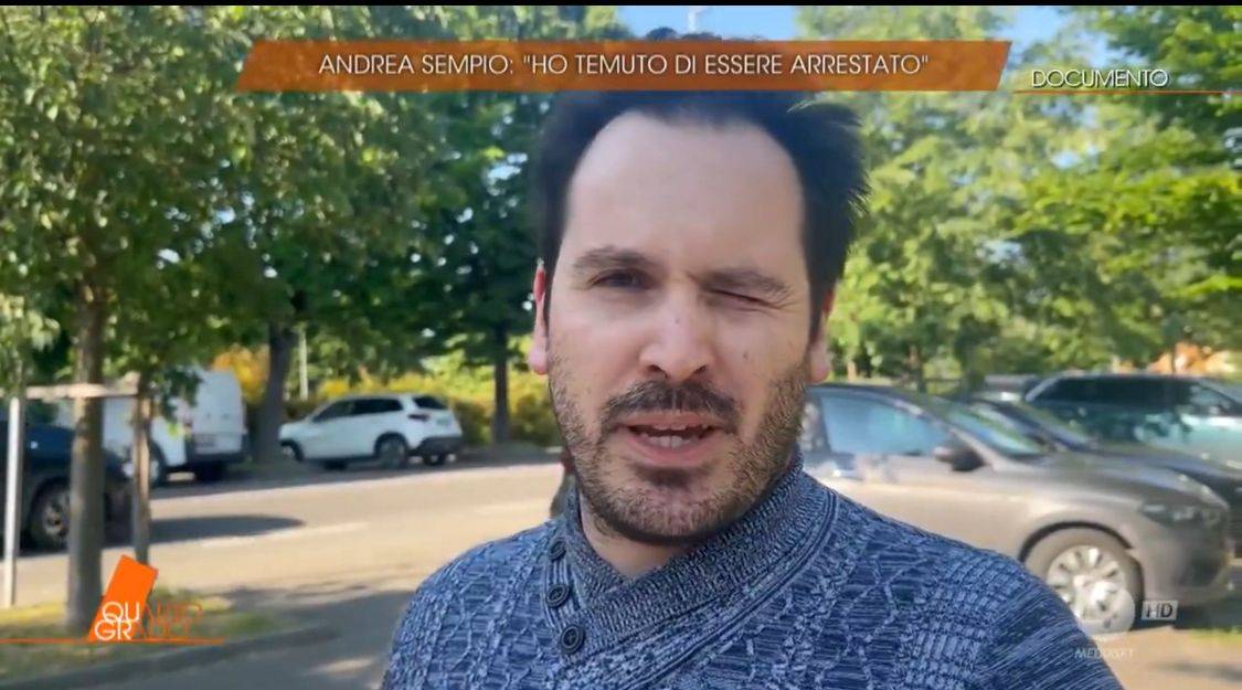"Quando ho visto i carabinieri...". Le prime parole di Sempio dopo la perquisizione