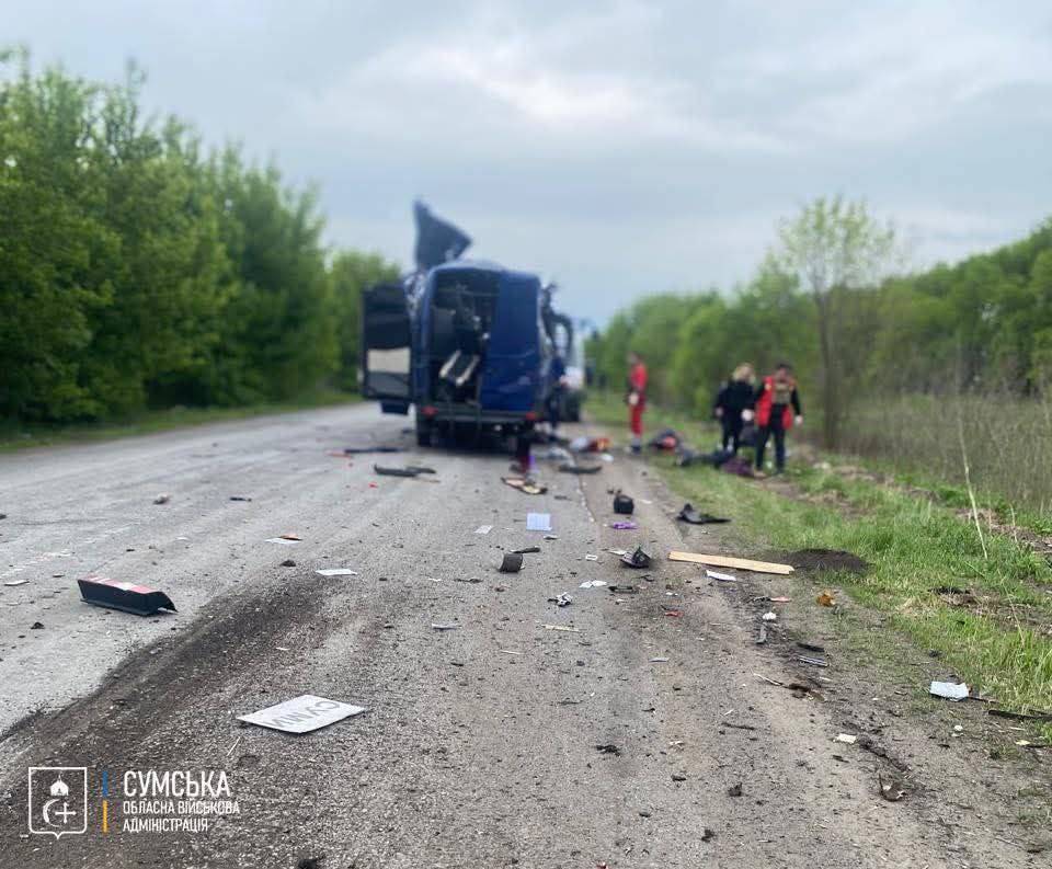 Ucraina, drone russo contro un bus di civili: 9 morti e 4 feriti