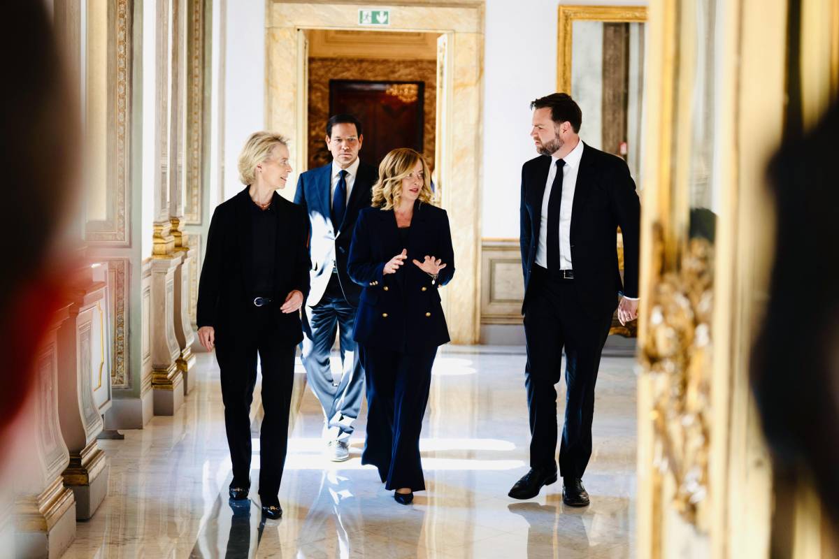 "Nuovo inizio Ue-Usa". Meloni tra Vance e von der Leyen: "Giorgia, pontiera e amica". La premier: "Passo in avanti"