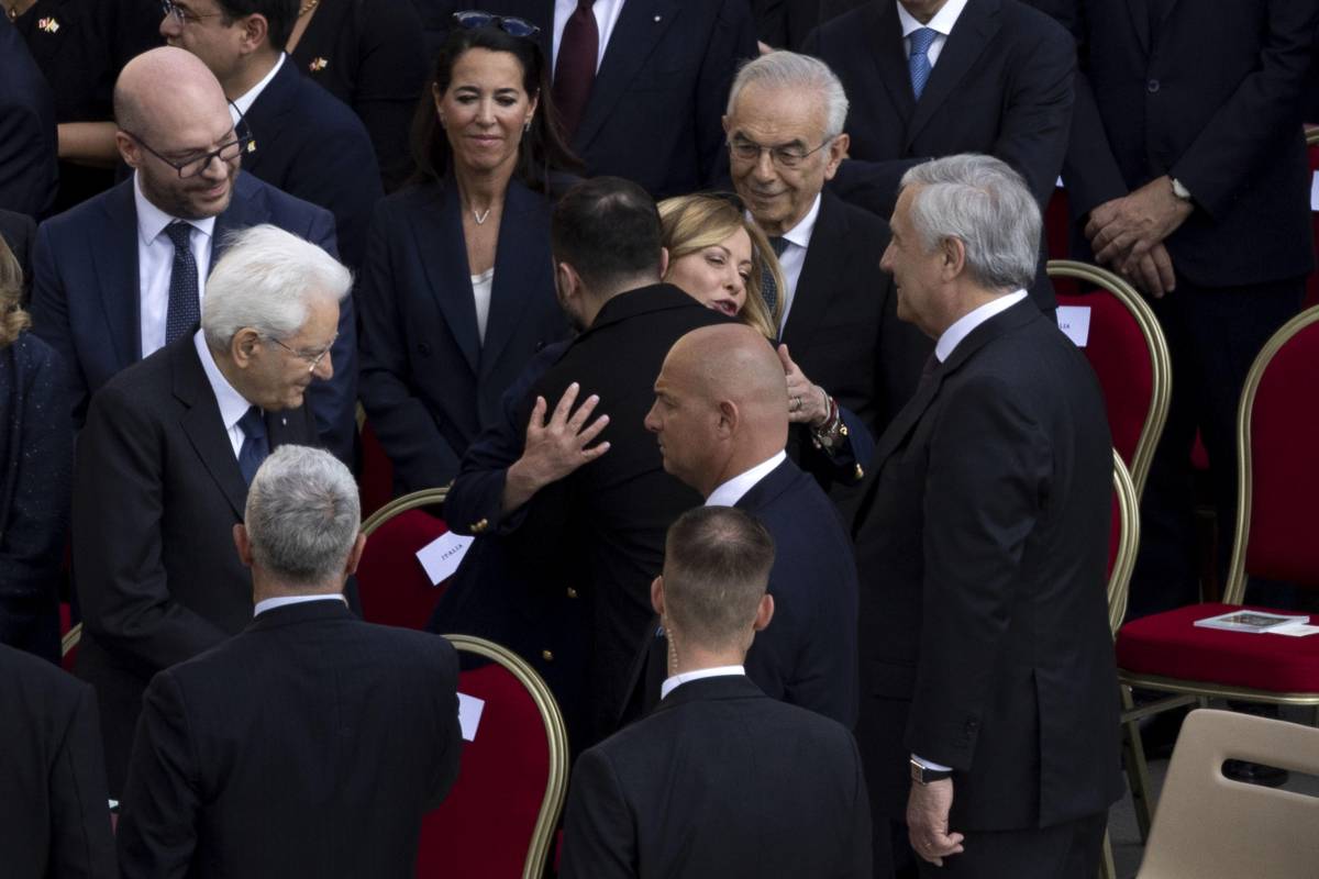 La premier tra Papa, summit e abbracci: "Una giornata perfetta"