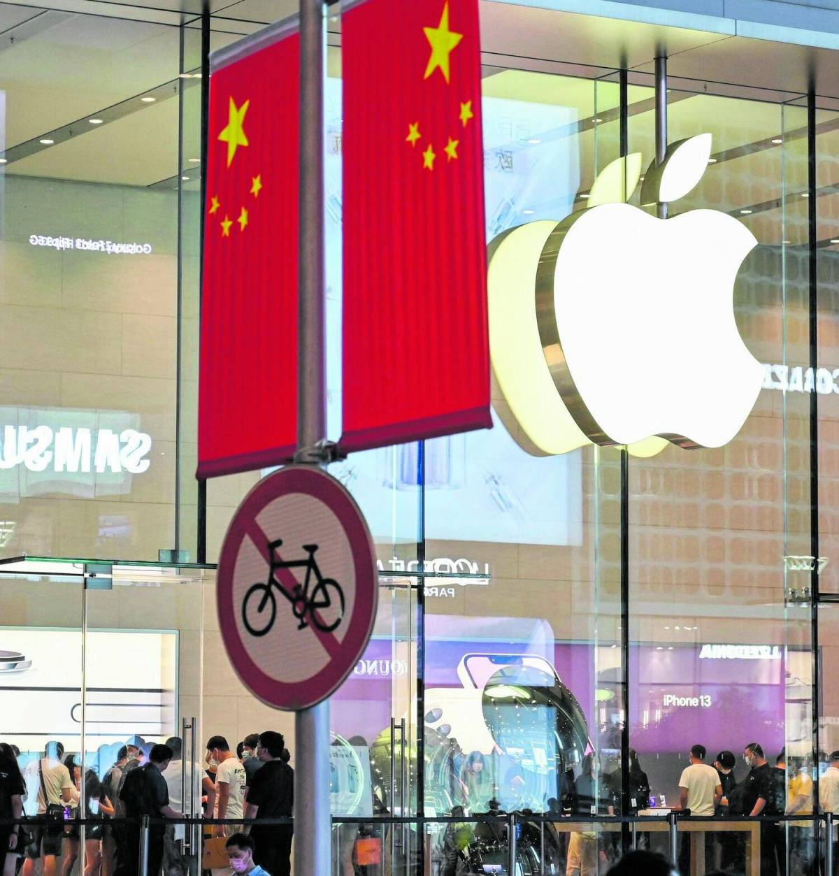 Il conflitto commerciale tra Cina e Stati Uniti ruota intorno a una mela