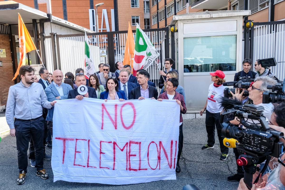 La sconcertante foto di Schlein, la verità su Garlasco e Putin: quindi, oggi...