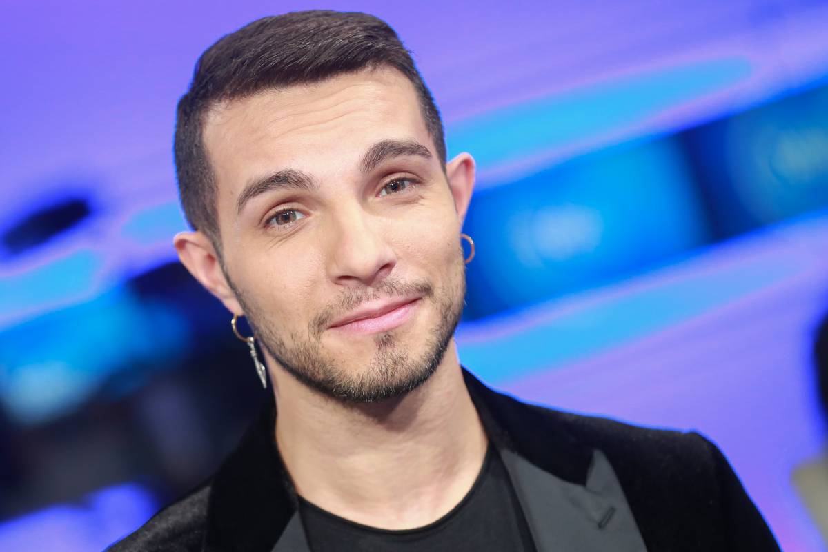 Marco Carta compie 40 anni: l'accusa di furto, Amici e Sanremo. Cosa fa oggi il cantante