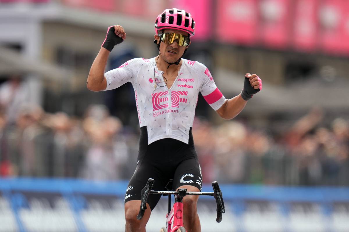 Giro d’Italia, Carapaz vince con un finale spettacolare. Del Toro meglio di Roglic e Ayuso