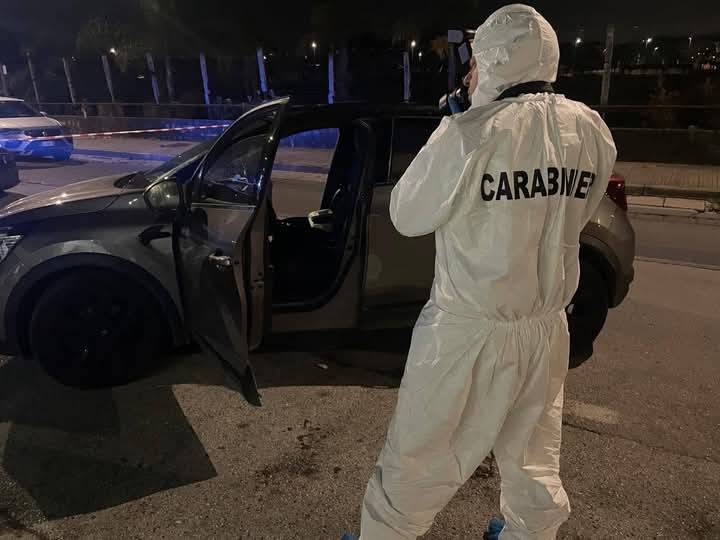 Napoli, donna trovata morta in strada e un'altra in fin di vita. Ipotesi tentato omicidio-suicidio