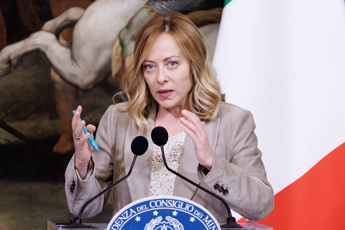 Meloni sente ancora Trump: "Lavoriamo per i negoziati, Kiev vuole la pace"
