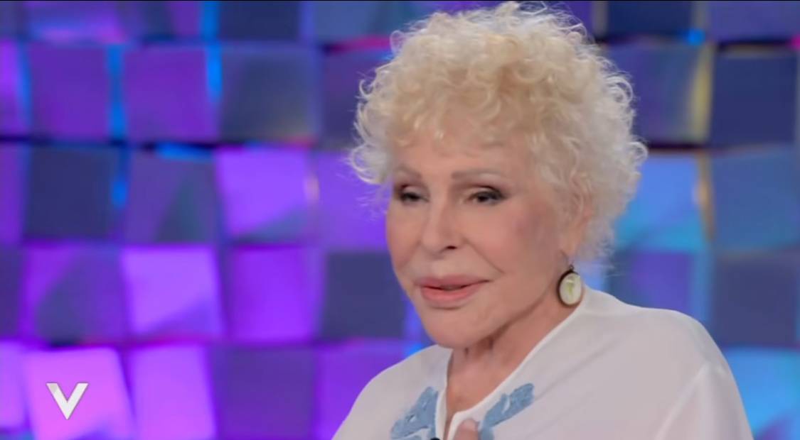 "Non voglio morire troppo vecchia, deciderò io". La rivelazione di Ornella Vanoni