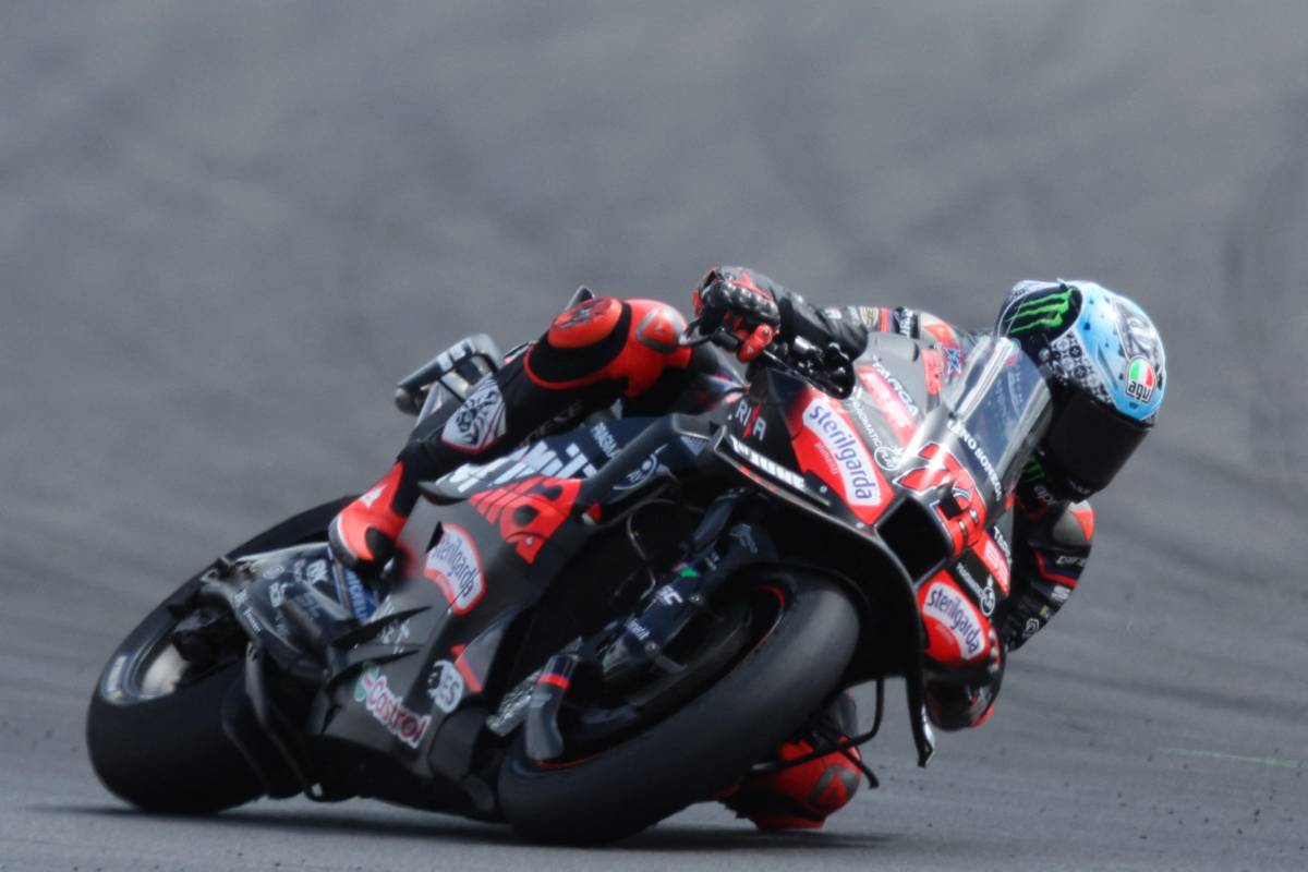 MotoGP, Bezzecchi vince a sorpresa a Silverstone. Terzo Marc Marquez, fuori Bagnaia