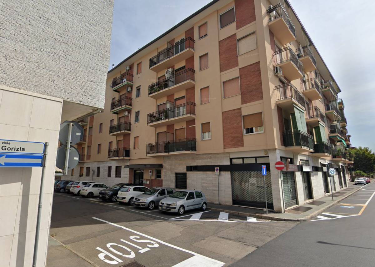Uccisa in casa con un coltello piantato nella schiena. Orrore a Legnano