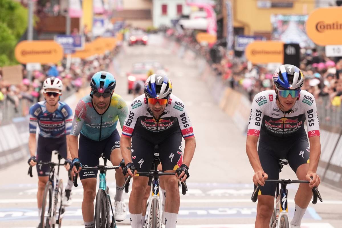 Giro d’Italia, Roglic crolla sul Monte Grappa. Vince Verona, Del Toro in gran forma