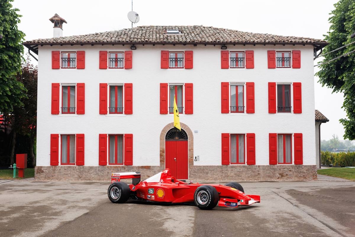 La Ferrari del 2001 di Schumacher batte ogni record: ecco quanto è stata pagata