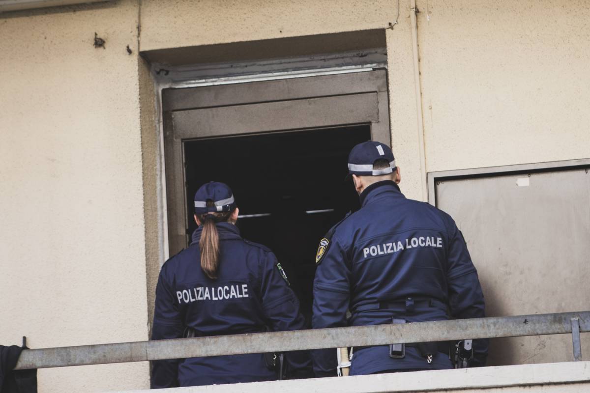 Senzatetto rumeno occupa la casa, parte lo sgombero lampo. È il primo caso col decreto sicurezza