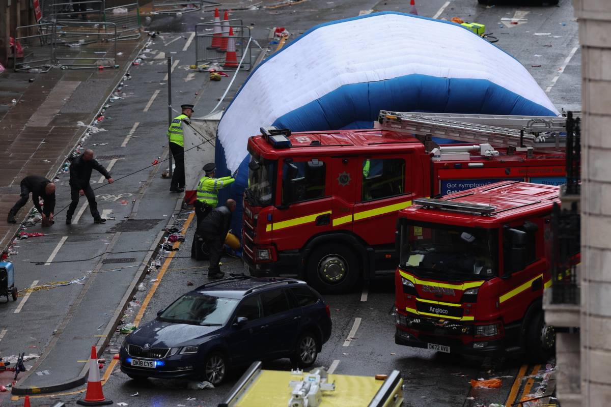 Liverpool, auto contro i tifosi: "Indaga l'antiterrorismo"