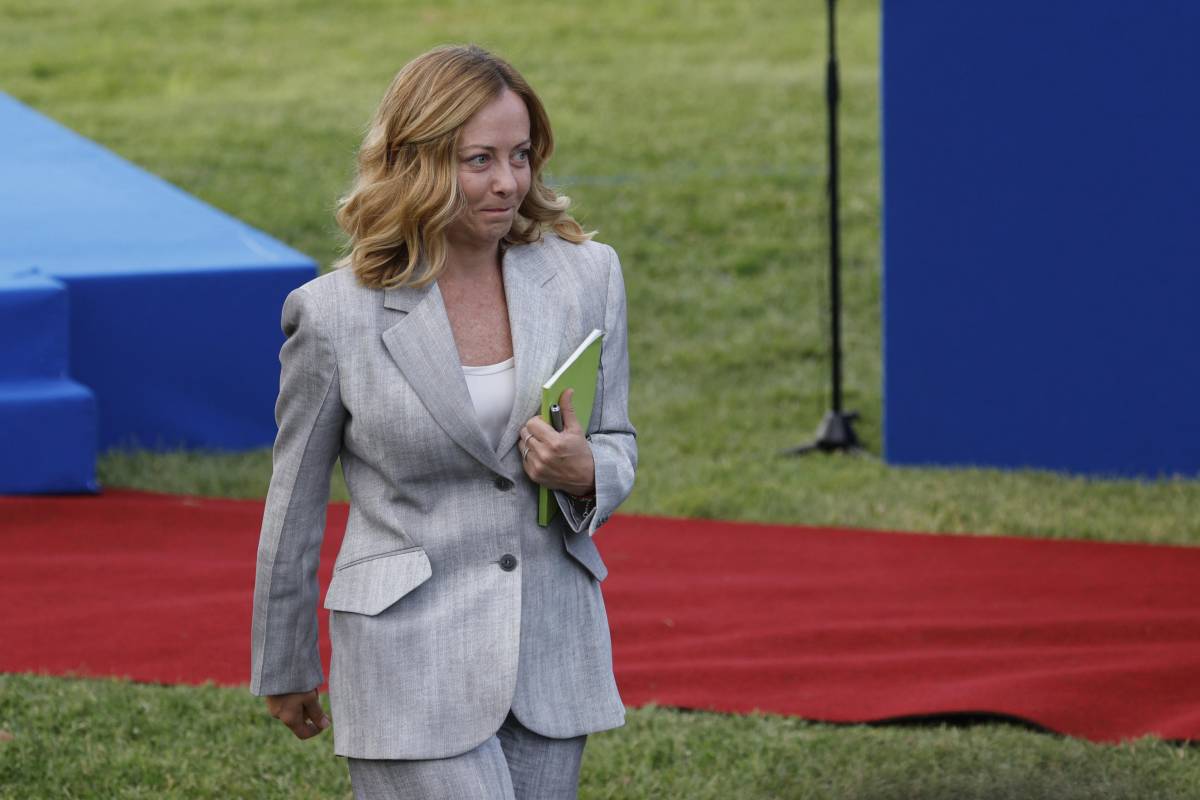"Vado al seggio, ma non ritiro le schede". Meloni fa impazzire la sinistra sul referendum