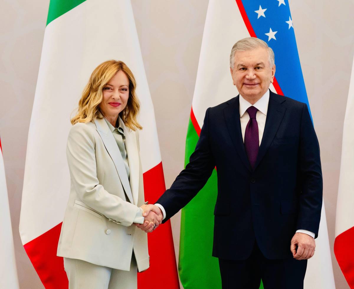 Meloni, missione in Asia. Inaugurata "via Roma" e intese per tre miliardi