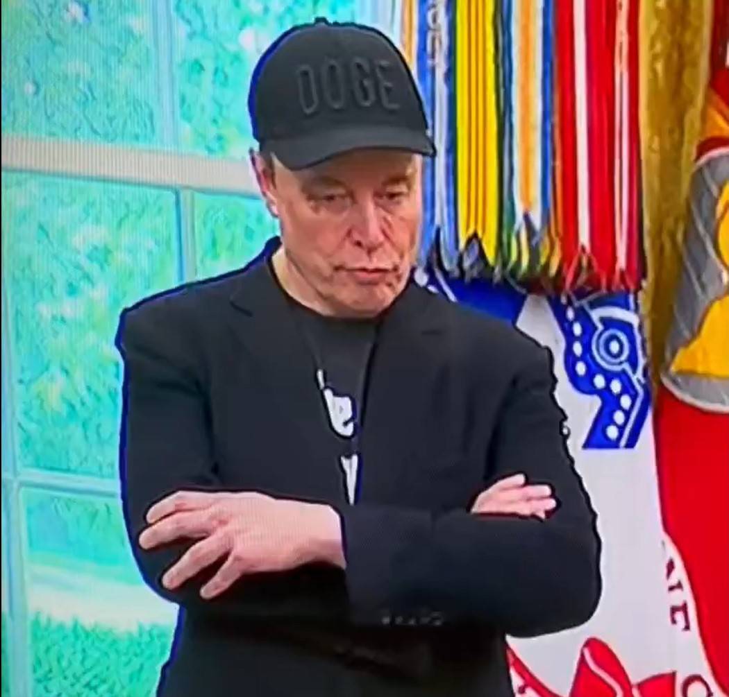 Elon Musk e il mistero dell'occhio nero