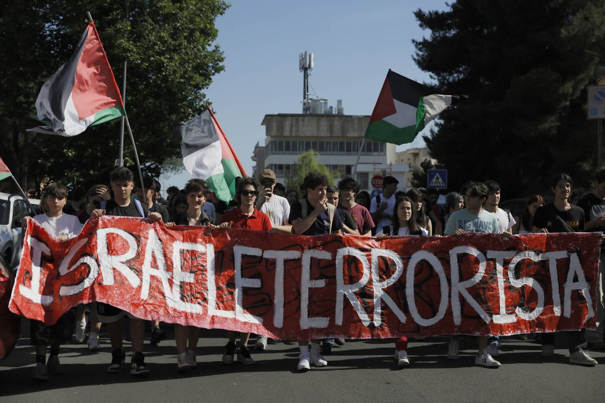 Piazze che nascondono Hamas