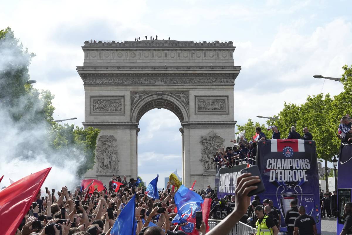 A Parigi una festa infernale: due morti e 600 arrestati