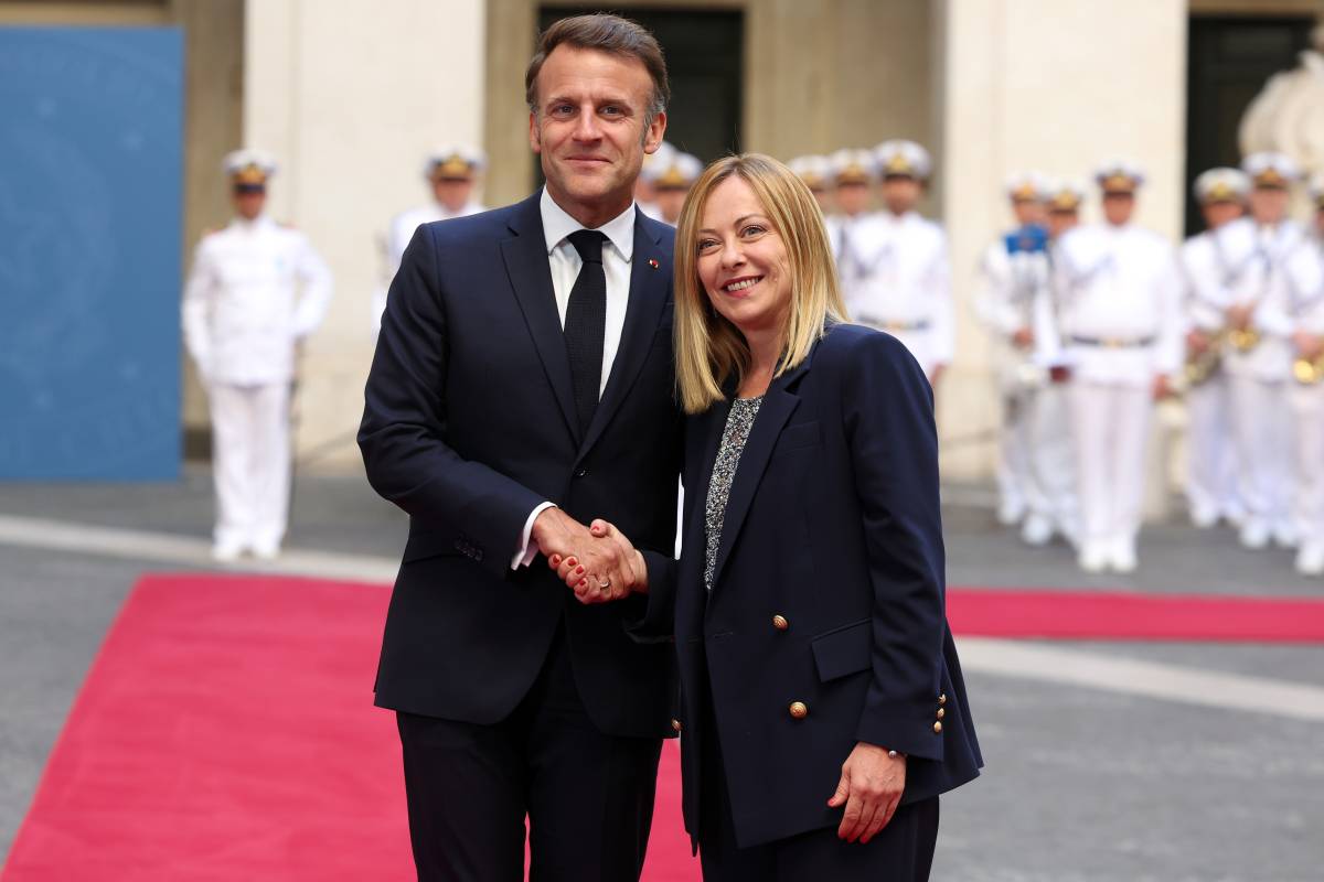 Meloni riceve Macron: "Impegno comune per un'Europa più sovrana, più forte e più prospera"