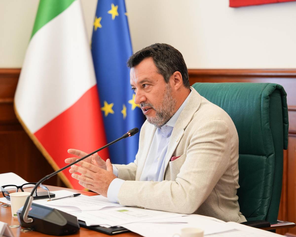 Salvini: "Il Ponte si farà, obiettivo 30 giugno per l'ok finale"