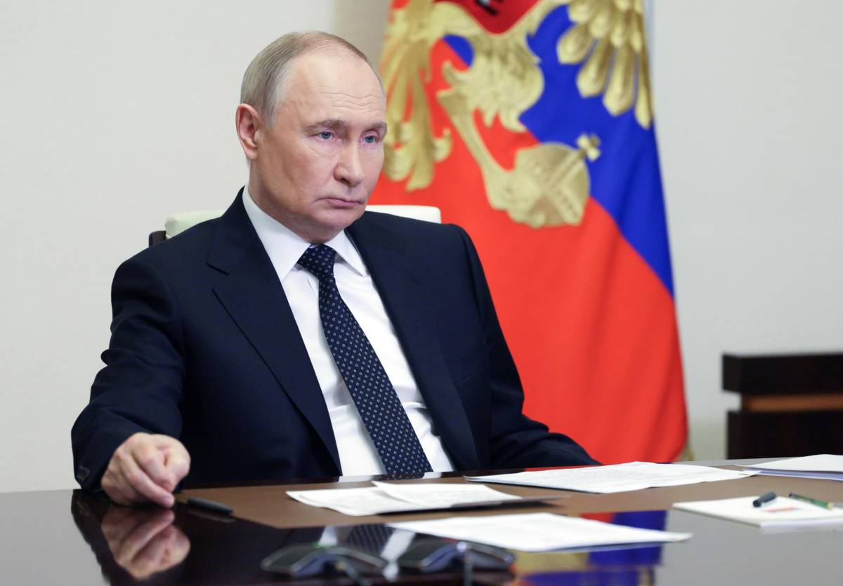 Putin chiude sulla tregua e attacca Kiev: "Regime marcio e terrorista". Nuova telefonata con Trump