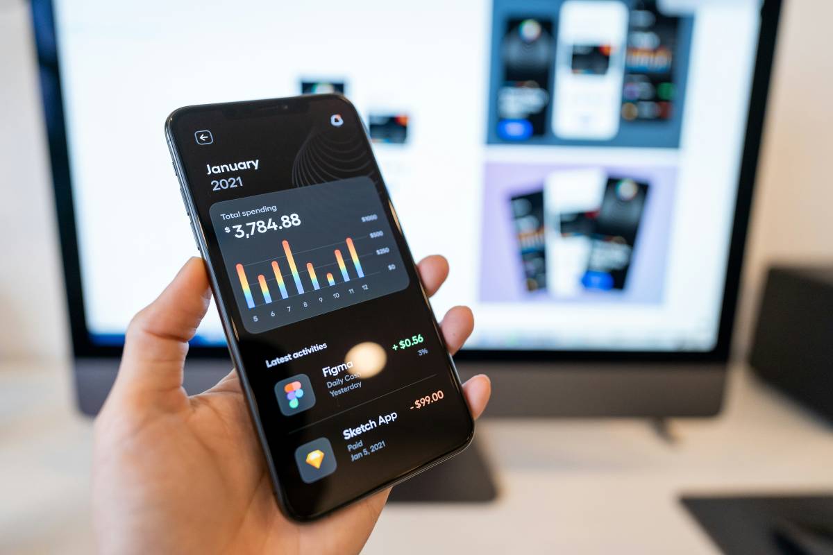 Home banking da mobile, occhio a questi cellulari che non supporteranno più le app: cosa fare in questo caso
