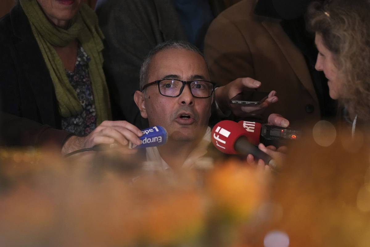 Mandato Interpol su di lui. E lo scrittore algerino rifiuta La Milanesiana