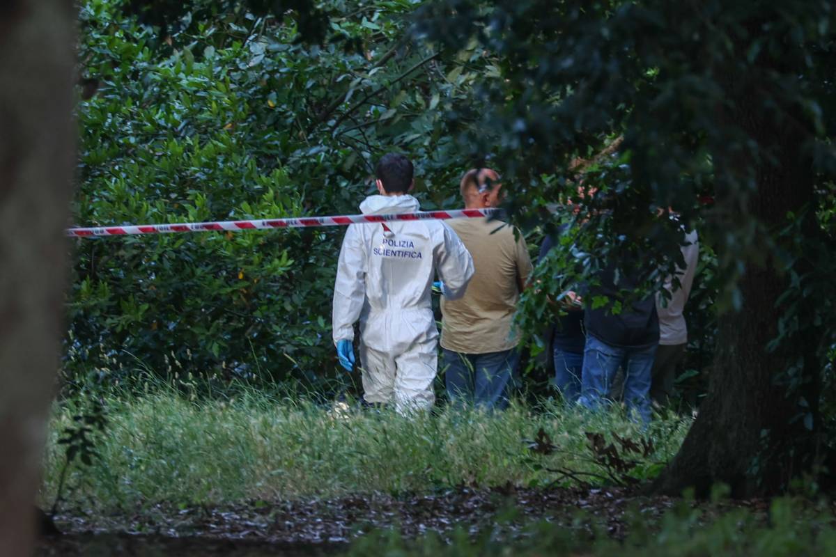 Roma, neonata trovata morta a Villa Pamphili. Vicino rinvenuto il corpo di una donna in un sacco