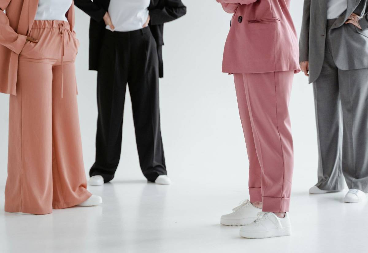 Pantaloni, quali modelli indossare a 60 anni per look eleganti e comodi