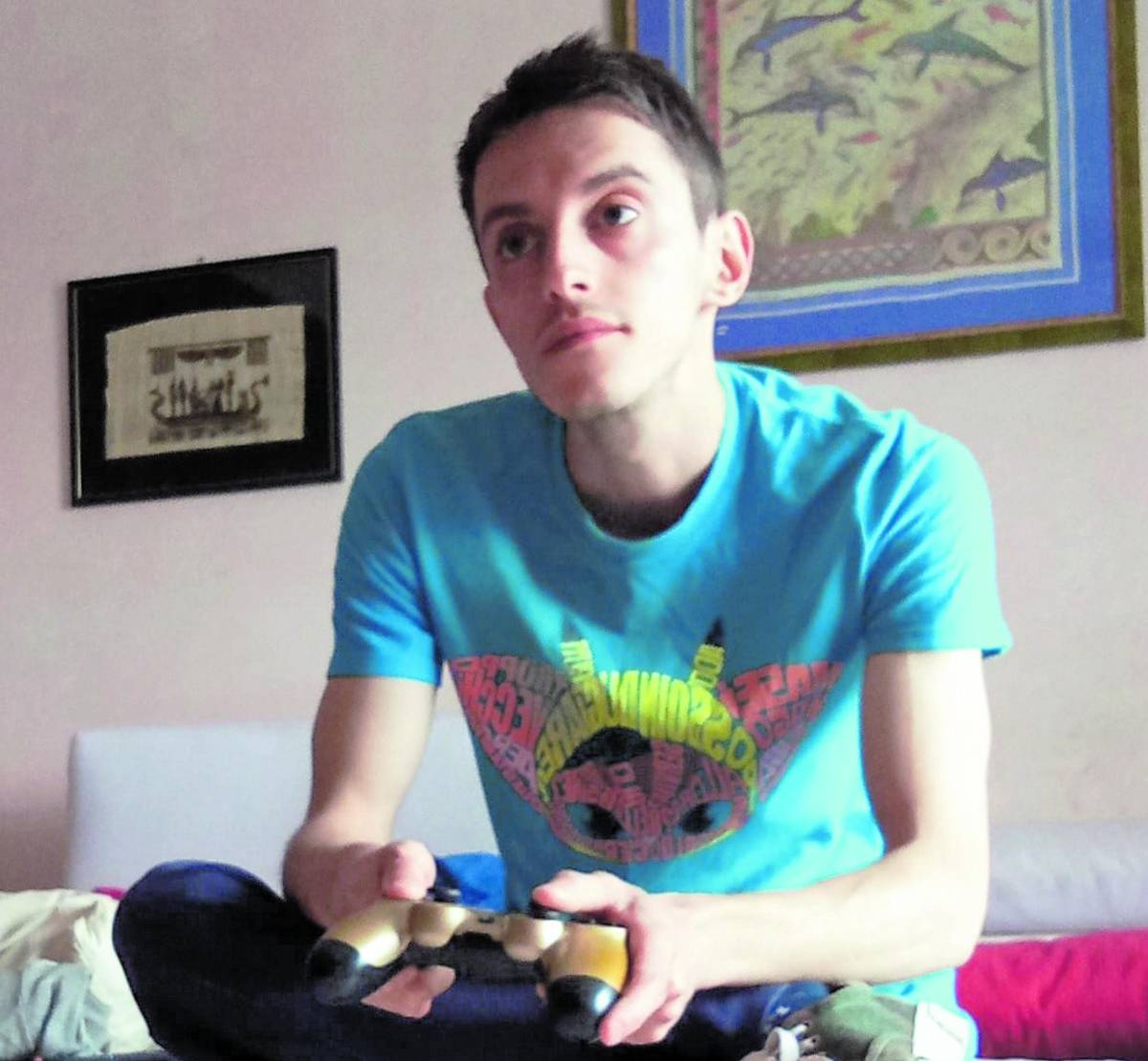 "È stato lui ad aggredirmi". E la madre di Manuel insorge