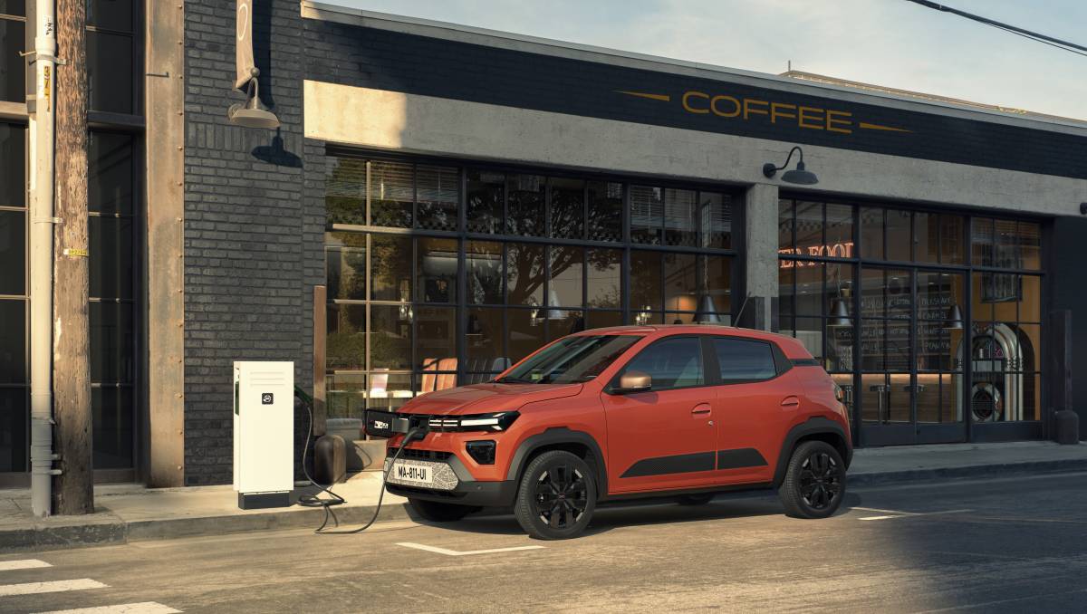 Dacia Spring è più leggera, efficiente e potente: la perfetta elettrica da città