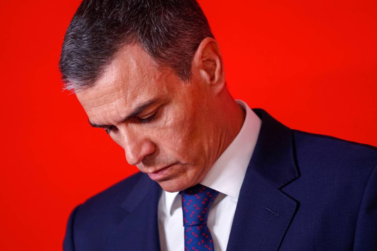 Scandalo corruzione, fedelissimo di Sanchez si dimette. Il premier: "Chiedo scusa"