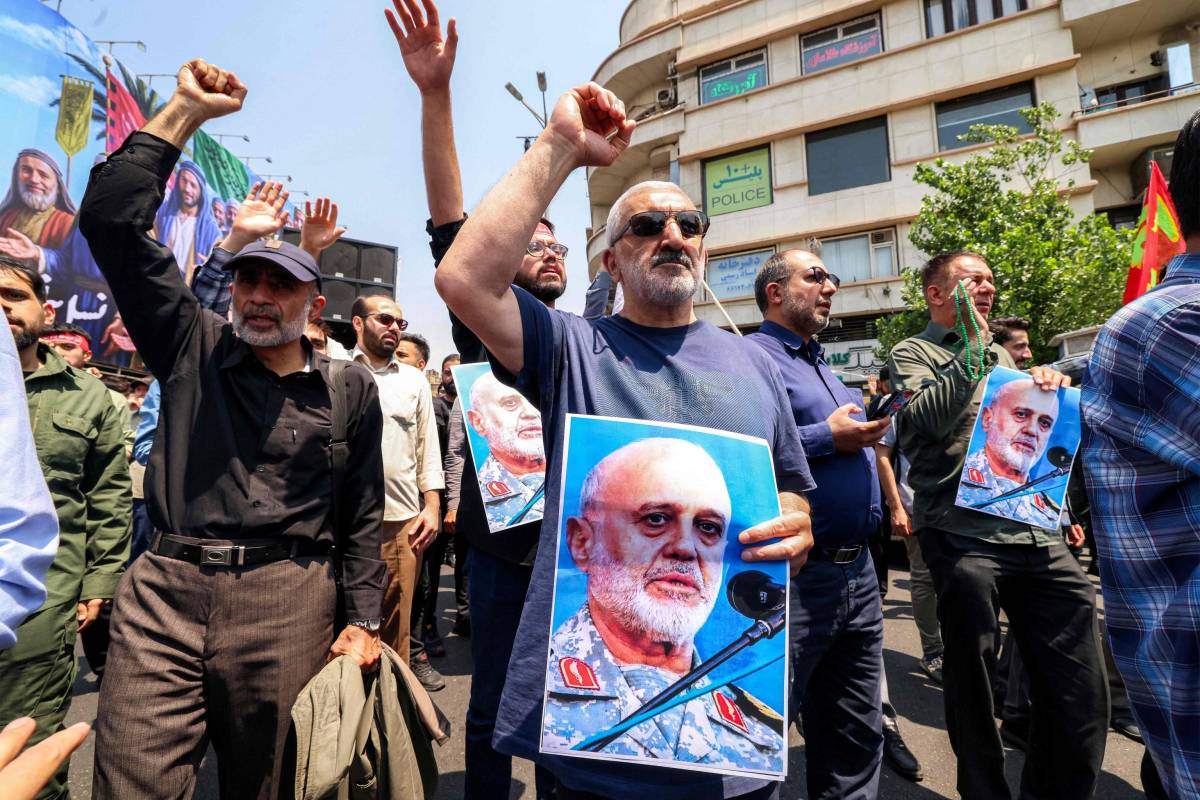 La risposta dell'Iran: "Faremo pentire Israele dell'attacco". E a Teheran monta la rabbia