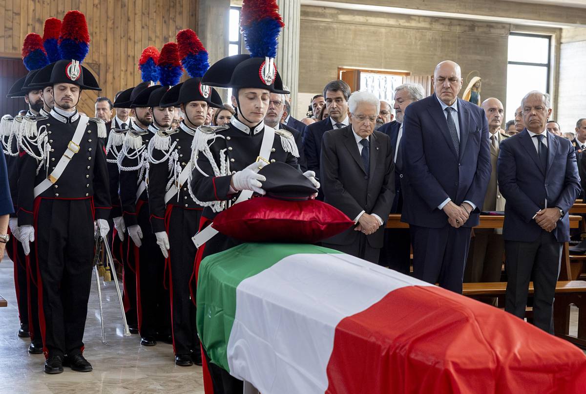 Il dolore del fratello del carabiniere ucciso: "Gli avevo detto di fermarsi ma lui..."