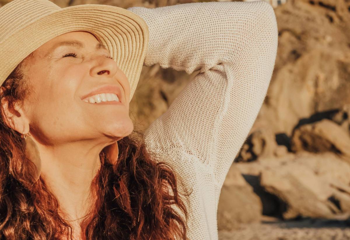Cura delle pelle, cosa fare a 60 anni prima e dopo l'esposizione al sole