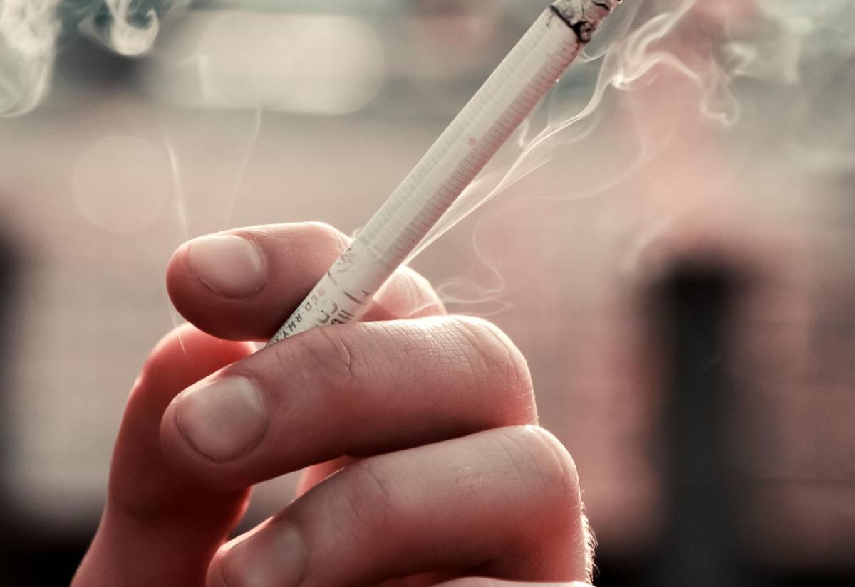 Unghie ingiallite, quali sono le cause e come pulirle con i rimedi naturali