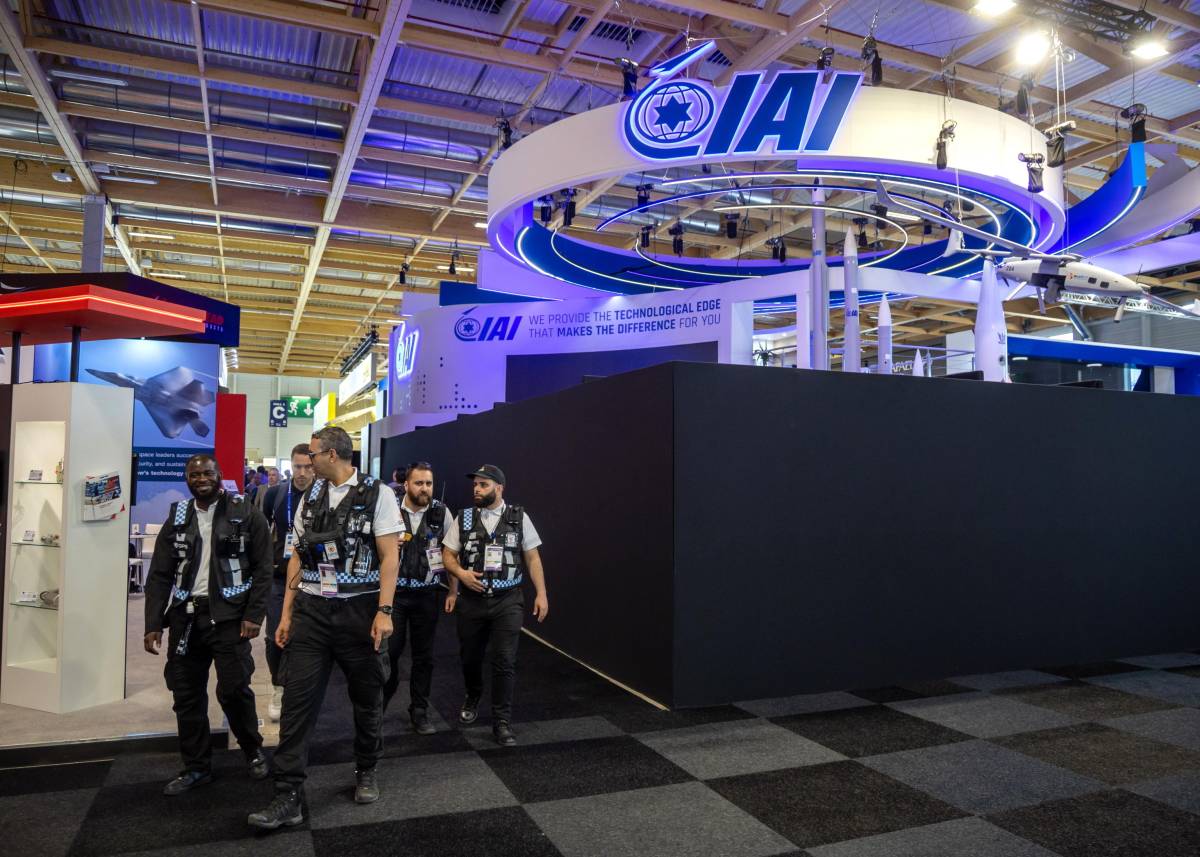 Stand israeliani oscurati al Salone aeronautico di Parigi. Ira di Tel Aviv: “Scandaloso”