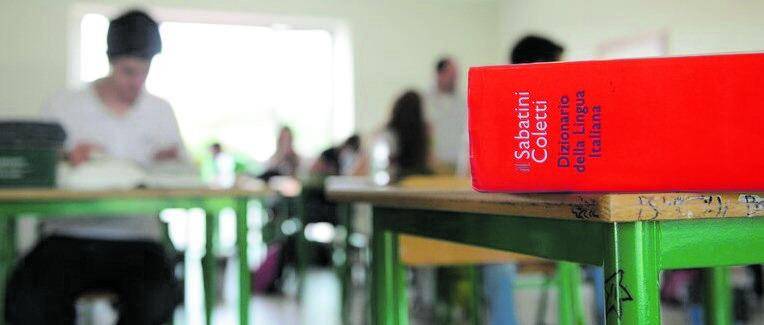 Maturità, via alla prima prova. Vietati telefoni e smartwatch