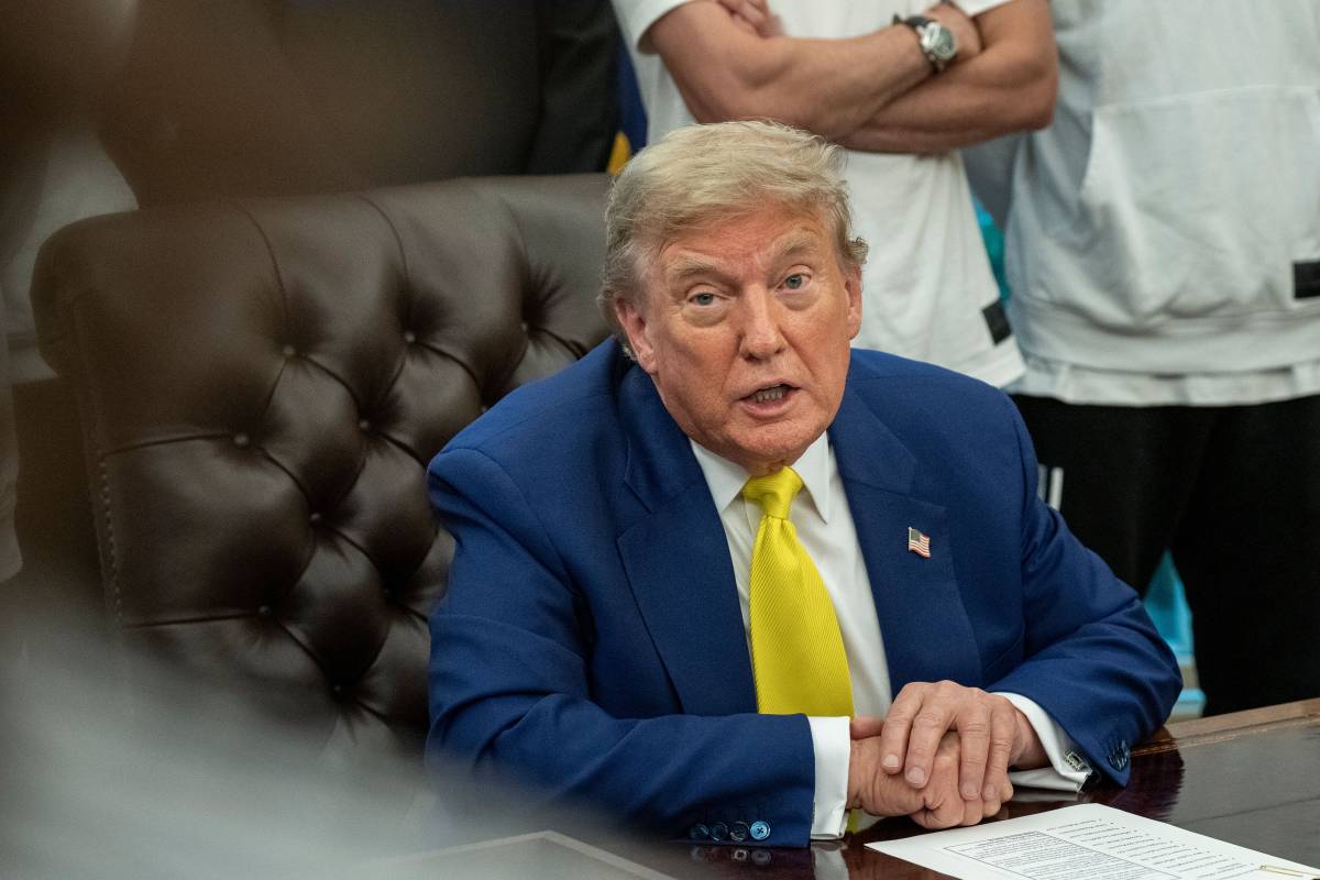 Trump deciderà entro 15 giorni. "Possibile negoziare con l'Iran"