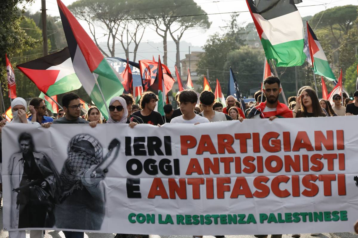 Le toghe rosse in piazza con i pro Pal