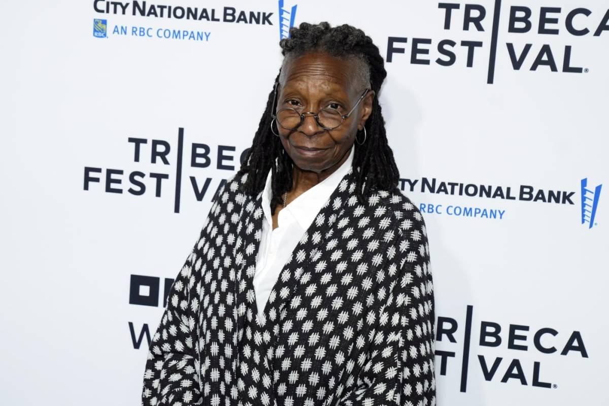 "Iran e Usa sono uguali". Il delirio di Whoopi Goldberg: ecco cos'ha detto