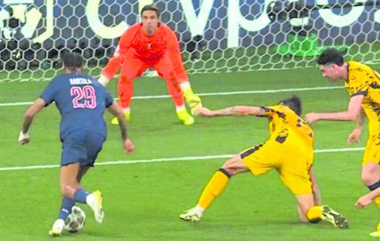 Inter in cortocircuito. Dal "bullo" Acerbi ai colpi di mercato poco "Nazionali"