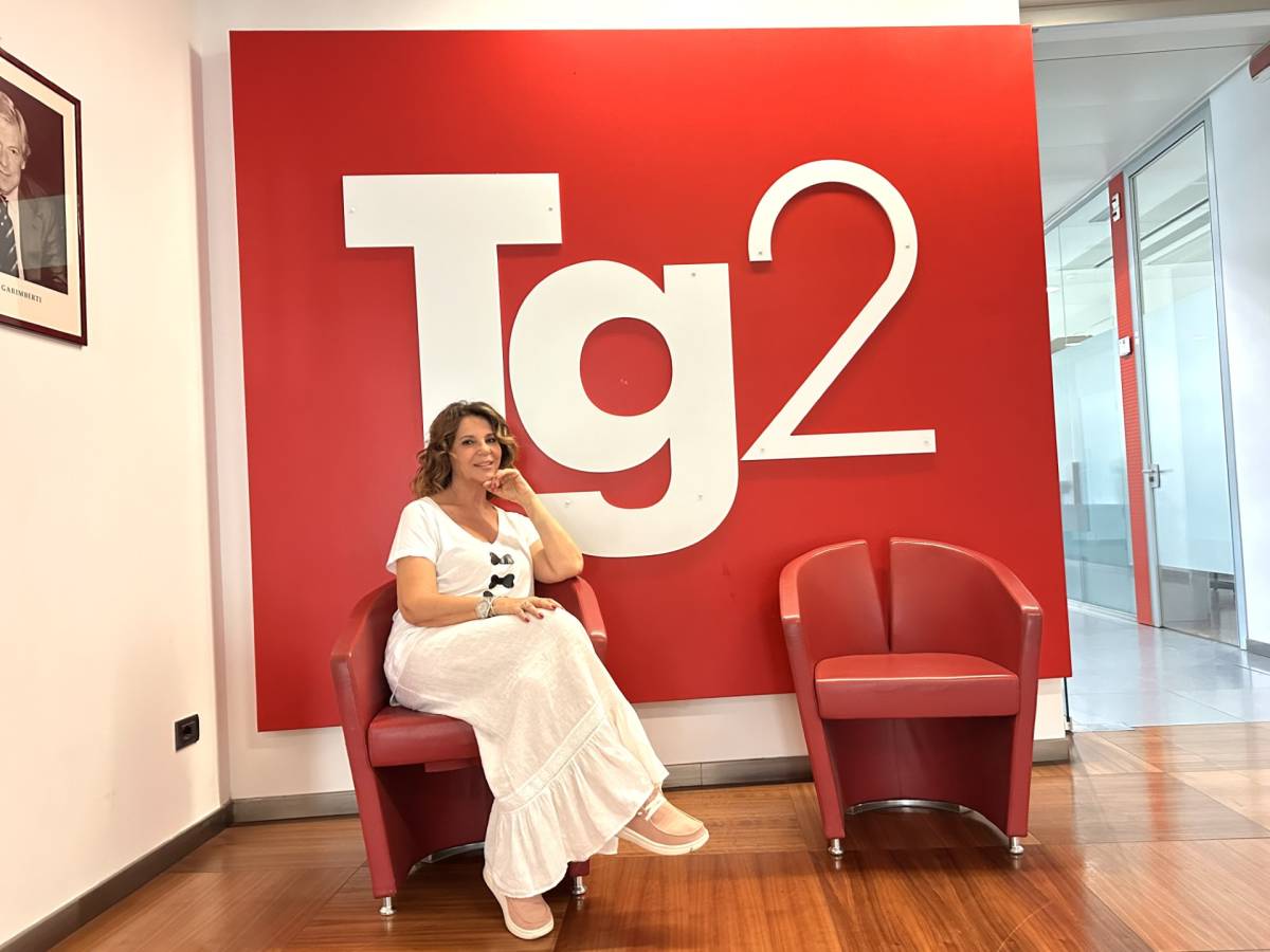"L' informazione pura esiste". Chi è Marzia Roncacci, volto del Tg2