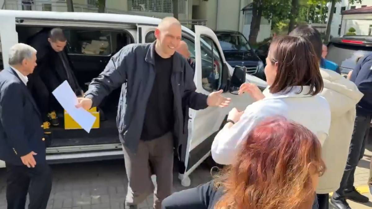 Bielorussia, scarcerato il leader dell’opposizione Tikhanovsky