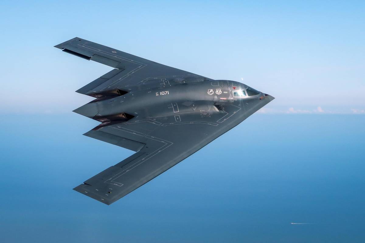 I B-2, le bombe e il depistaggio. L'operazione Martello di Mezzanotte al microscopio