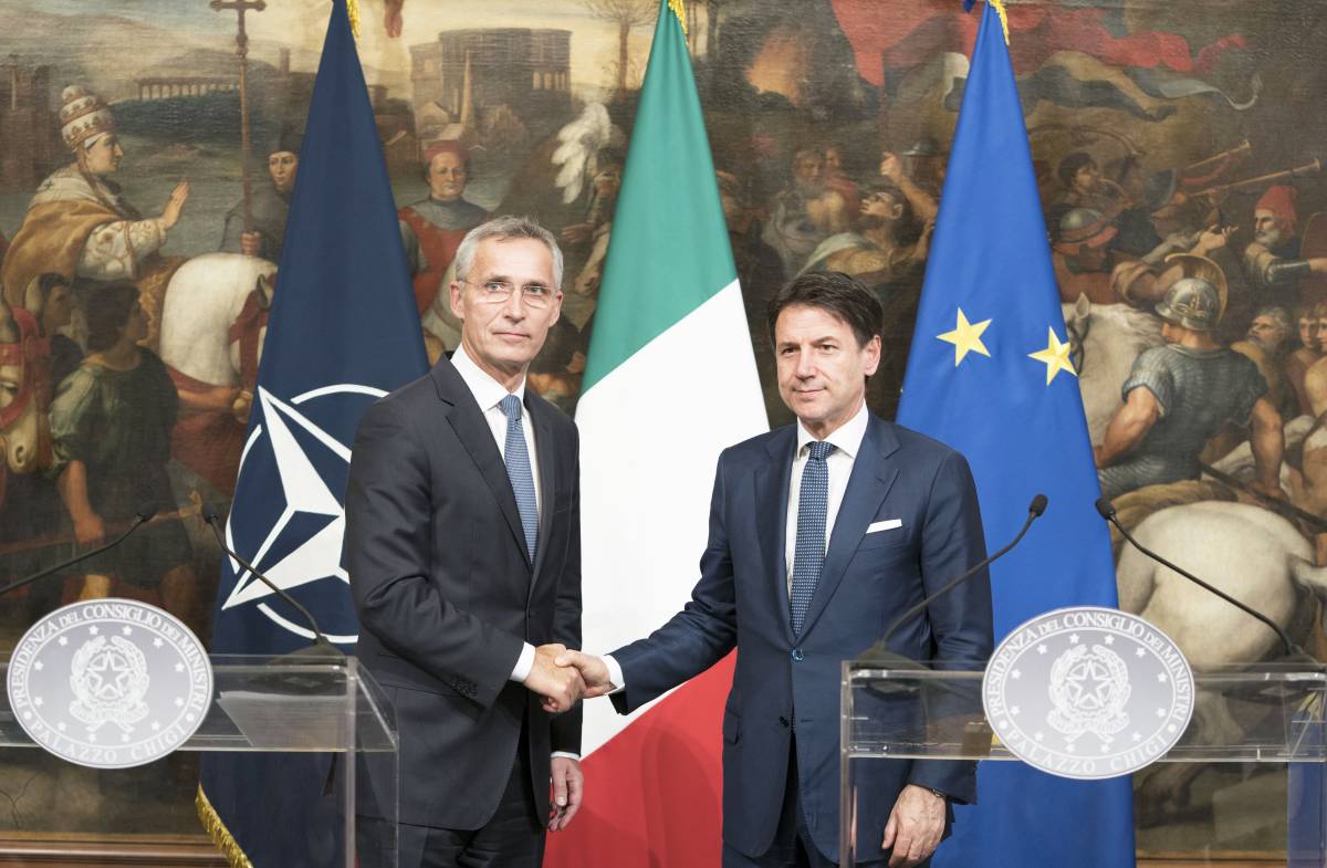 Conte anti-Nato, ma da premier la definiva "pilastro"
