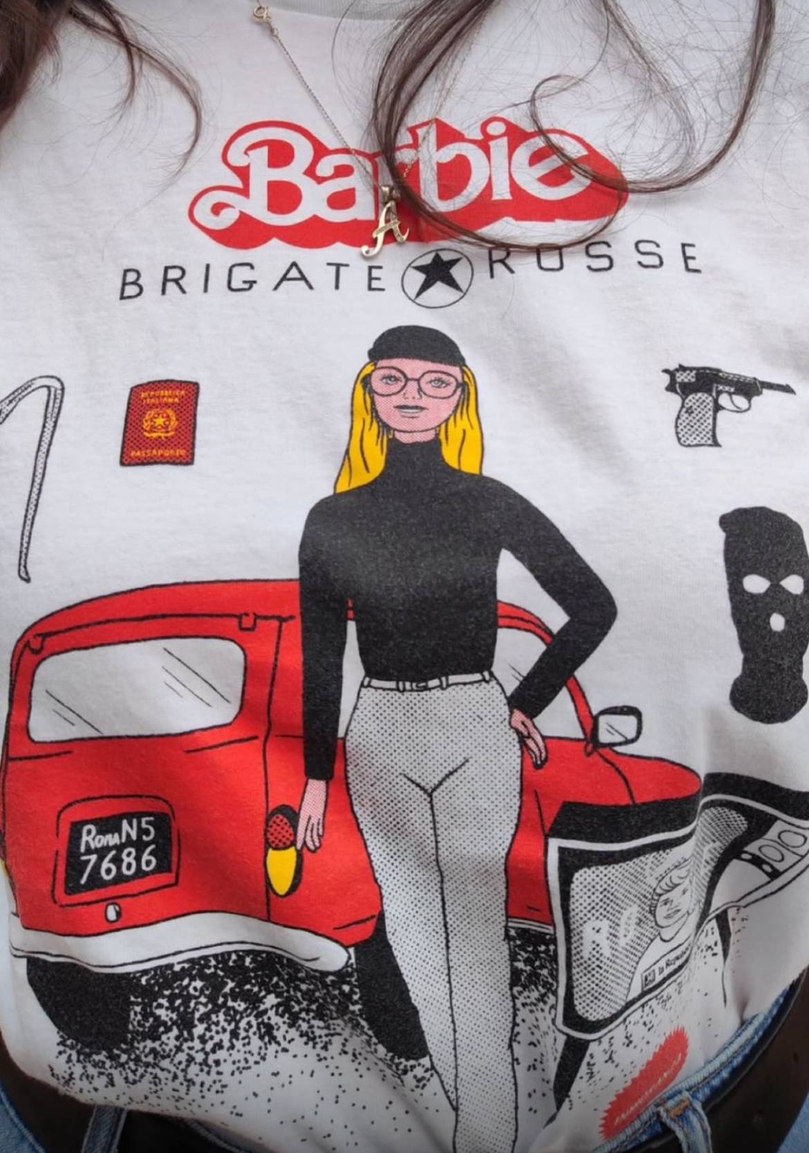 Barbie brigatista e il corpo di Moro: i post choc della studentessa scatenano la bufera